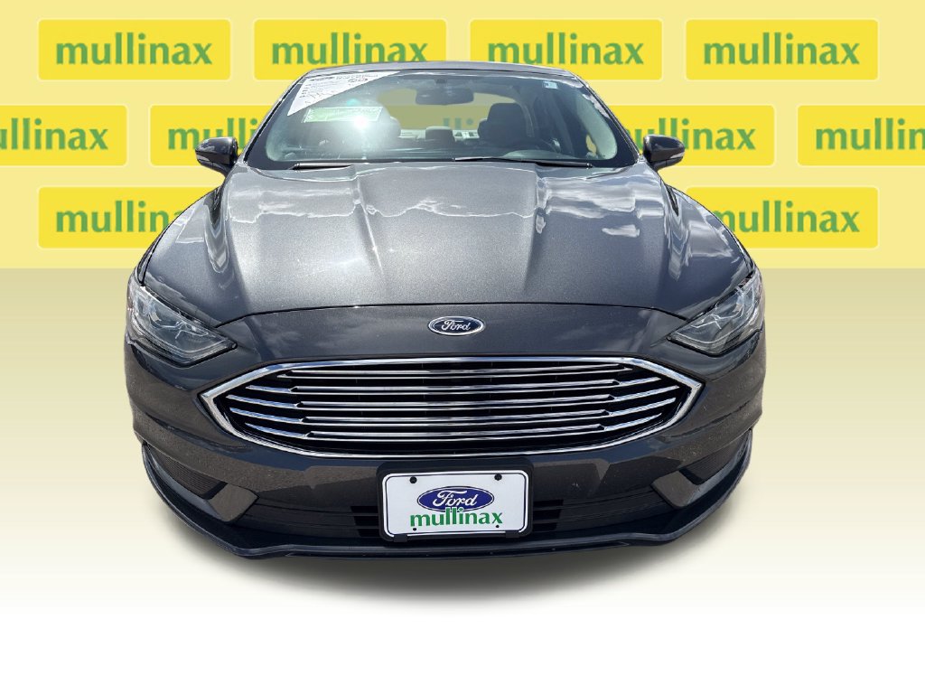 Used 2017 Ford Fusion SE w/ Fusion SE Technology Package FWD image 11