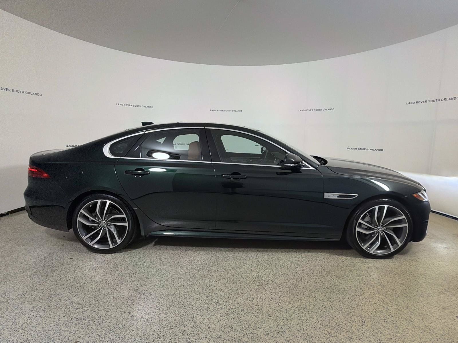 Certified 2024 Jaguar XF R-Dynamic SE AWD/4WD image 6