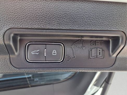 Used 2023 Ford Explorer XLT w/ Equipment Group 202A AWD/4WD image 22