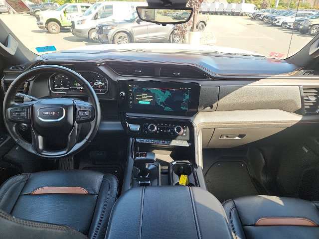 Used 2025 GMC Sierra 1500 AT4 w/ AT4 Premium Package AWD/4WD image 8
