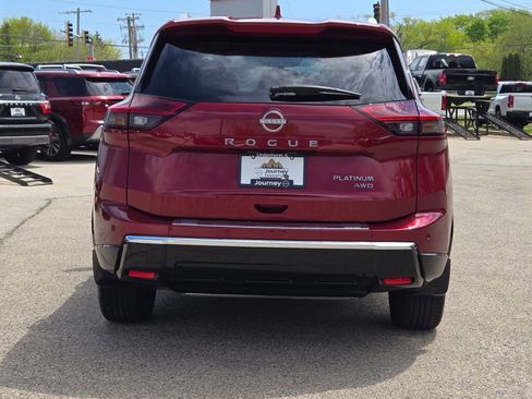 Used 2024 Nissan Rogue Platinum AWD/4WD image 13