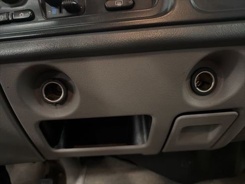 Used 2005 Chevrolet Tahoe LS image 25