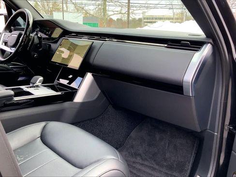 Used 2025 Land Rover Range Rover Autobiography image 17