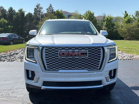 Used 2022 GMC Yukon Denali w/ Advanced Technology Package image 8