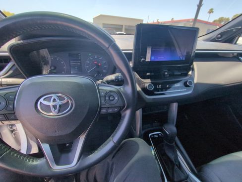 Used 2024 Toyota Corolla Cross AWD Hybrid w/ Moonroof Package image 22