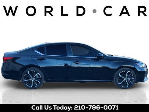 Used 2025 Nissan Altima 2.5 SR image 8
