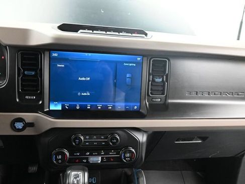 Used 2023 Ford Bronco Wildtrak AWD/4WD image 14
