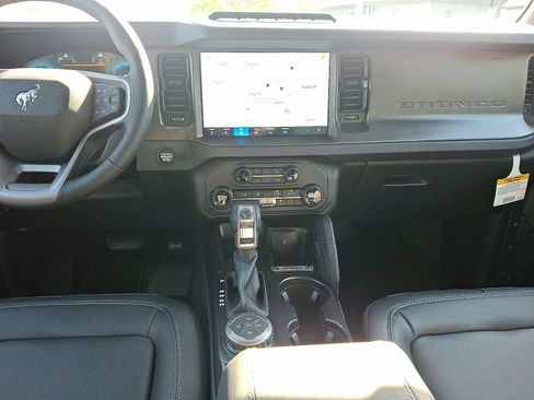 New 2025 Ford Bronco Badlands image 35