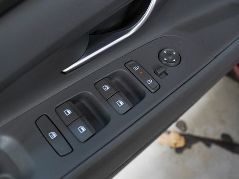 Used 2025 Hyundai Elantra SEL FWD image 36