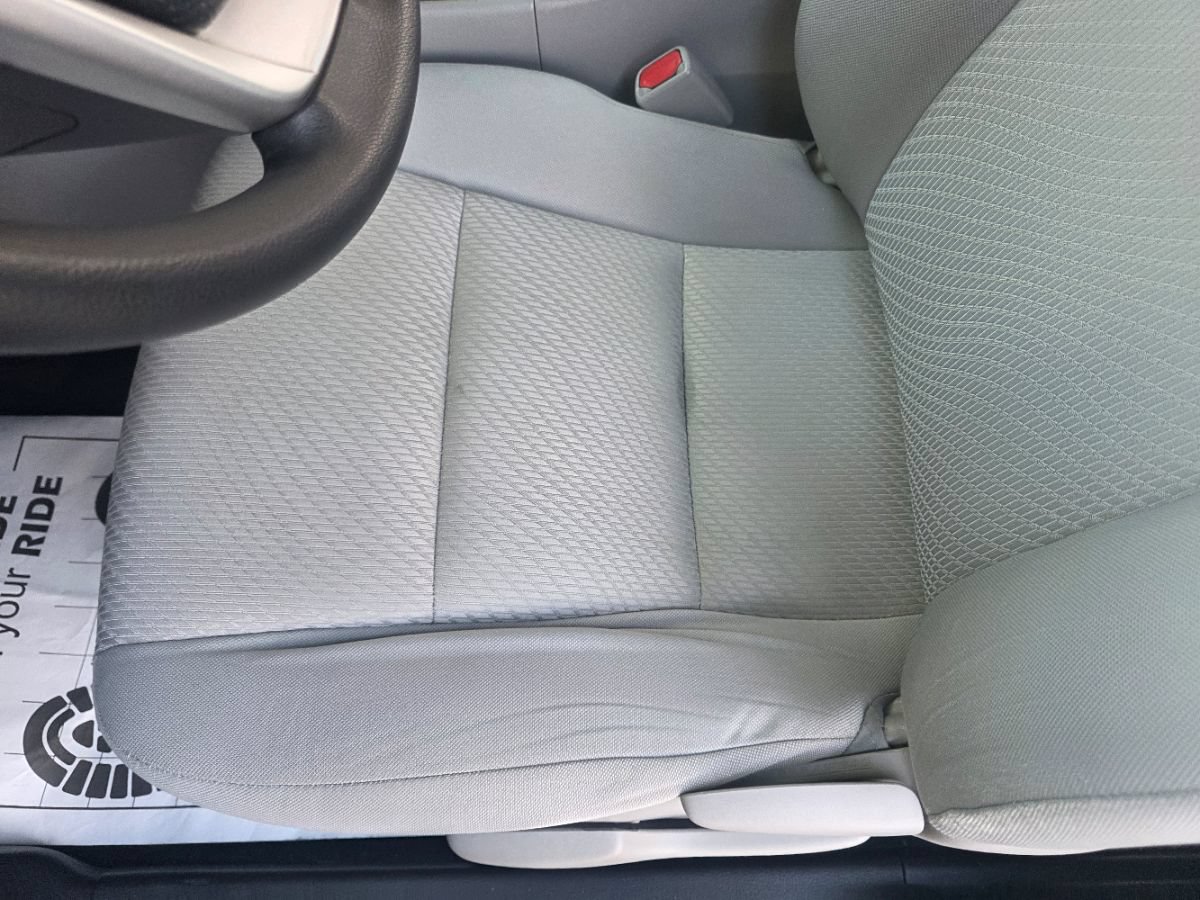 Used 2016 Toyota Highlander LE FWD image 18