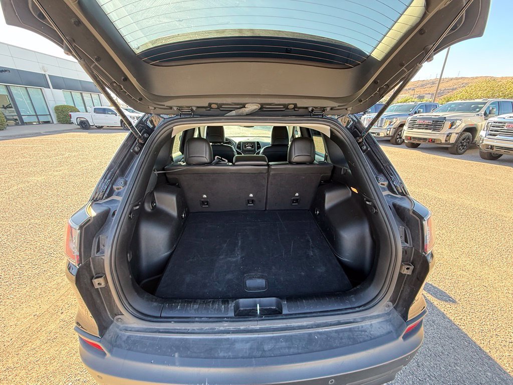Used 2021 Jeep Cherokee Latitude Plus AWD/4WD image 19