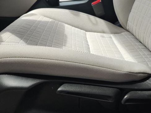 Used 2023 Honda HR-V LX image 3