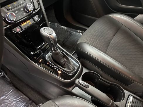 Used 2022 Buick Encore Preferred image 24