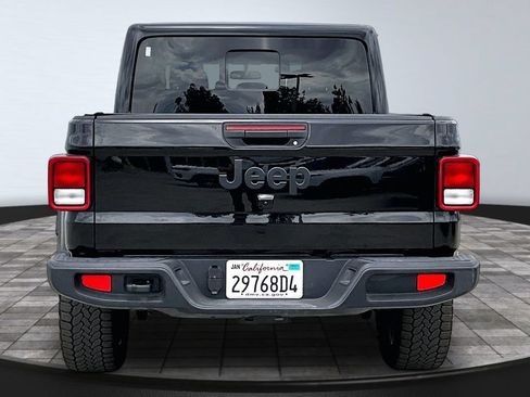 Used 2025 Jeep Gladiator Sport AWD/4WD image 23