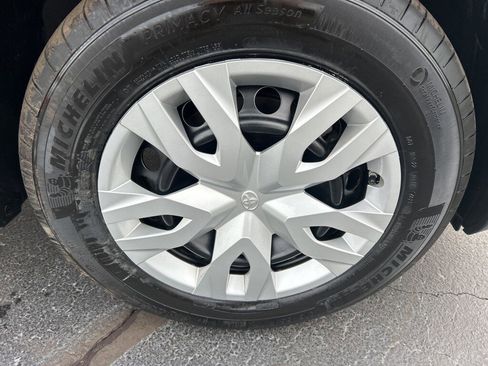 Used 2024 Toyota Corolla Cross L image 22