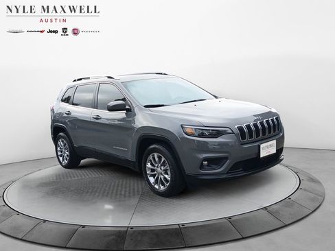 Used 2021 Jeep Cherokee Latitude Lux w/ Comfort/Convenience Group image 2