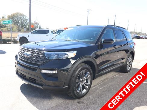 Certified 2023 Ford Explorer XLT w/ Equipment Group 202A image 3