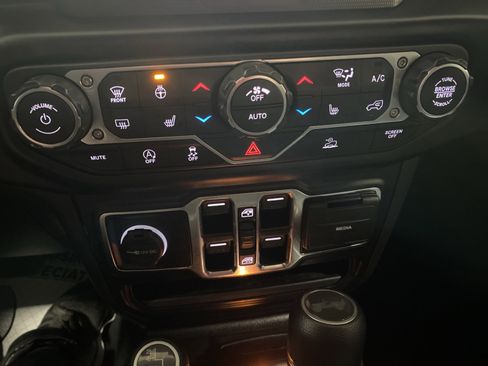 Used 2022 Jeep Wrangler Unlimited Sport image 25