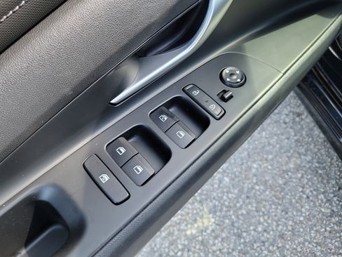 Used 2021 Hyundai Elantra Limited FWD image 20