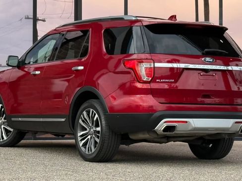 Used 2017 Ford Explorer Platinum AWD/4WD image 7