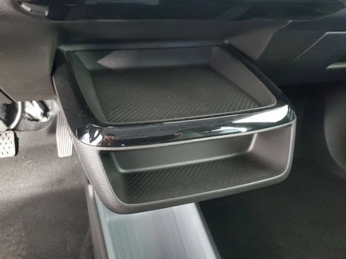 New 2027 Chevrolet Bolt LT w/ Comfort Package FWD image 17