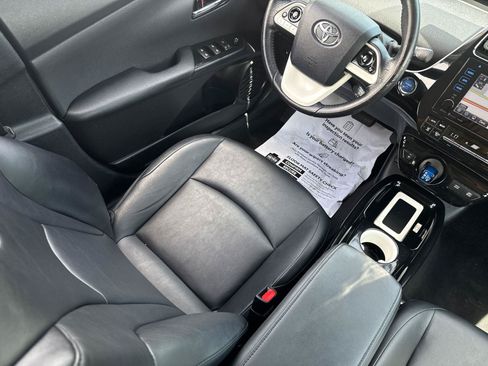 Used 2016 Toyota Prius Four FWD image 27