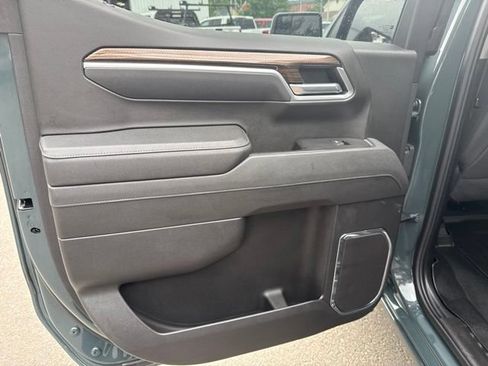 Used 2025 Chevrolet Silverado 1500 LT AWD/4WD image 12
