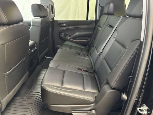 Used 2019 Chevrolet Suburban LT w/ Luxury Package AWD/4WD image 13