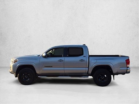 Used 2016 Toyota Tacoma SR5 RWD image 7