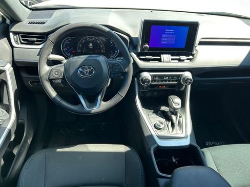 Used 2023 Toyota RAV4 SE image 18