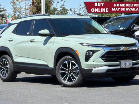 Used 2025 Chevrolet TrailBlazer LT w/ Convenience Package FWD image 1