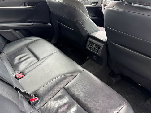 Used 2025 Toyota Camry XLE image 29