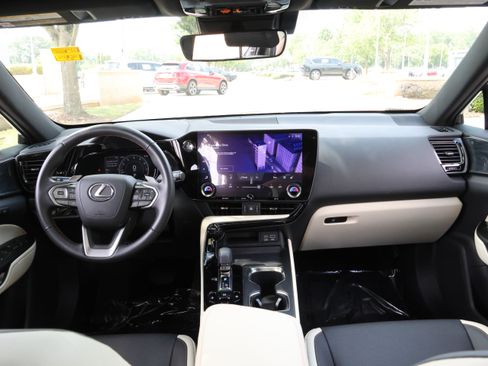Used 2024 Lexus NX 250 FWD w/ Cold Area Package image 17