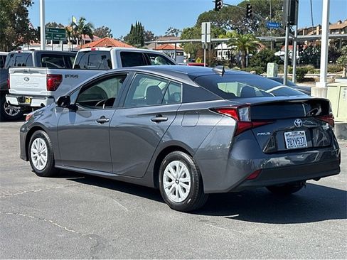 Used 2022 Toyota Prius L Eco image 4