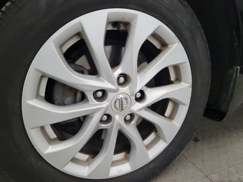 Used 2019 Nissan Sentra SV w/ Exterior Package image 31