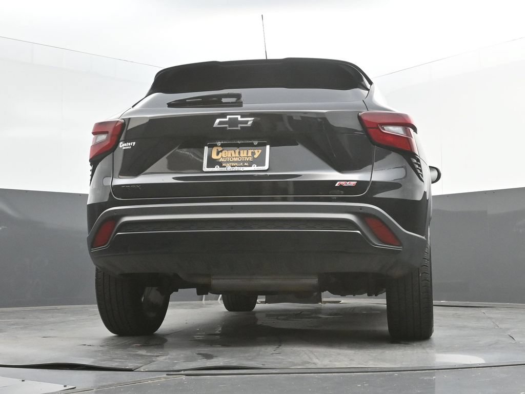 Used 2025 Chevrolet Trax RS w/ Driver Confidence Package FWD image 45