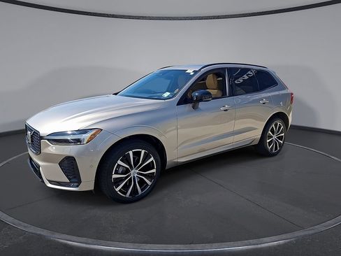 Certified 2024 Volvo XC60 B5 Ultimate w/ Protection Package Premier AWD/4WD image 3