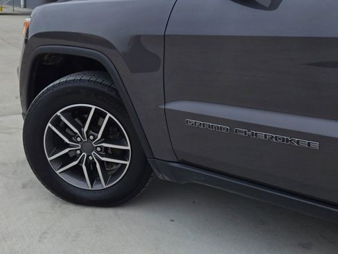 Used 2019 Jeep Grand Cherokee Limited image 39