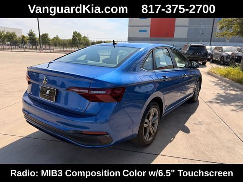Used 2024 Volkswagen Jetta SE FWD image 4