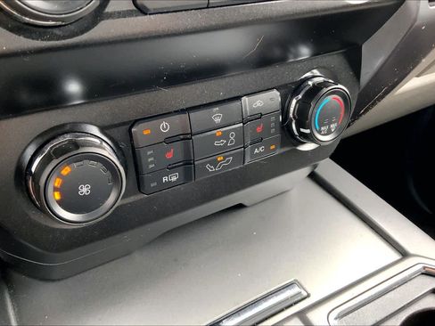 Used 2019 Ford F150 XLT w/ Equipment Group 302A Luxury AWD/4WD image 33