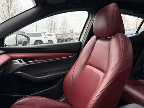 Used 2021 MAZDA MAZDA3 s image 25