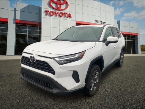 Used 2025 Toyota RAV4 XLE image 5