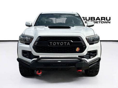 Used 2017 Toyota Tacoma TRD Pro AWD/4WD image 2