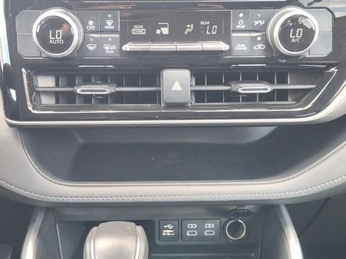 Used 2023 Toyota Highlander LE image 15