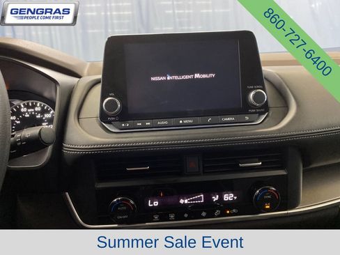 Used 2023 Nissan Rogue SV AWD/4WD image 17