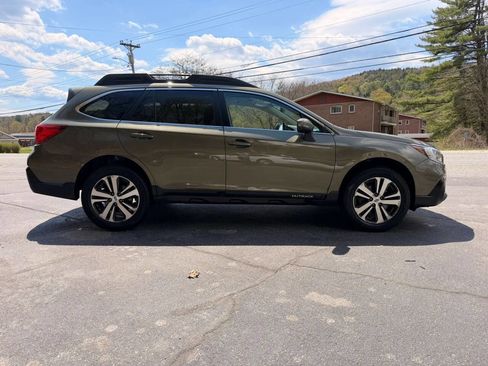Used 2018 Subaru Outback 2.5i Limited AWD/4WD image 4