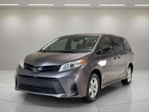 Used 2020 Toyota Sienna L image 16