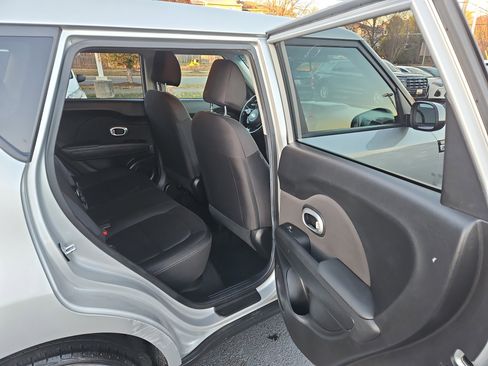 Used 2019 Kia Soul image 29