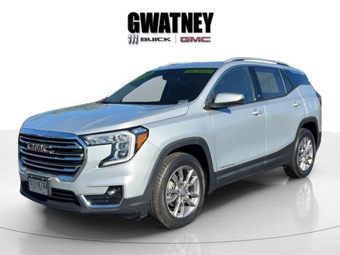 Used 2022 GMC Terrain SLT w/ LPO, Floor Liner Package image 2