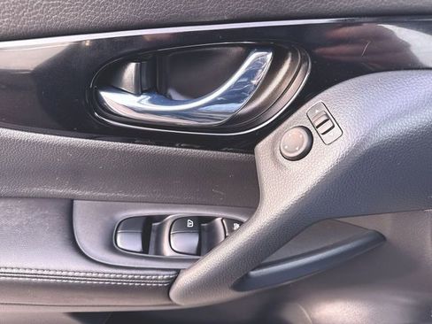 Used 2022 Nissan Rogue Sport SL image 23